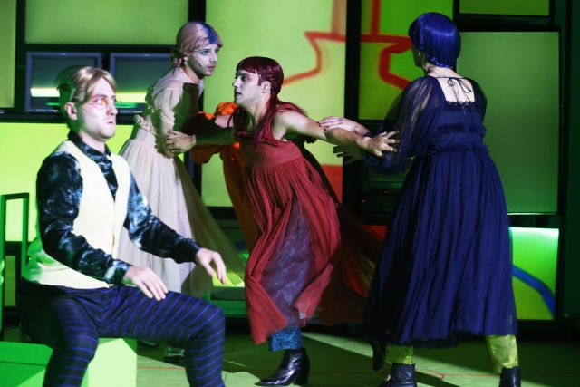 Drei Schwestern Gorki